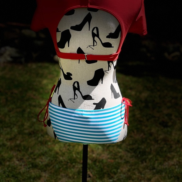 Bathing suit top and bottom target and boxer Joe brand both small. - Picture 7 of 11